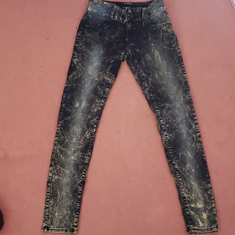 Distressed lovesick hot topic jegging pants jeans